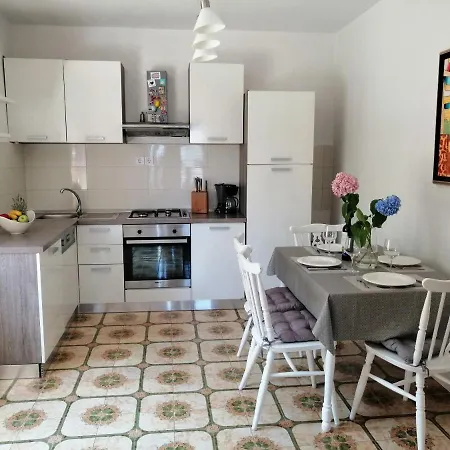 Amazing View Apartment Jelsa (Hvar)